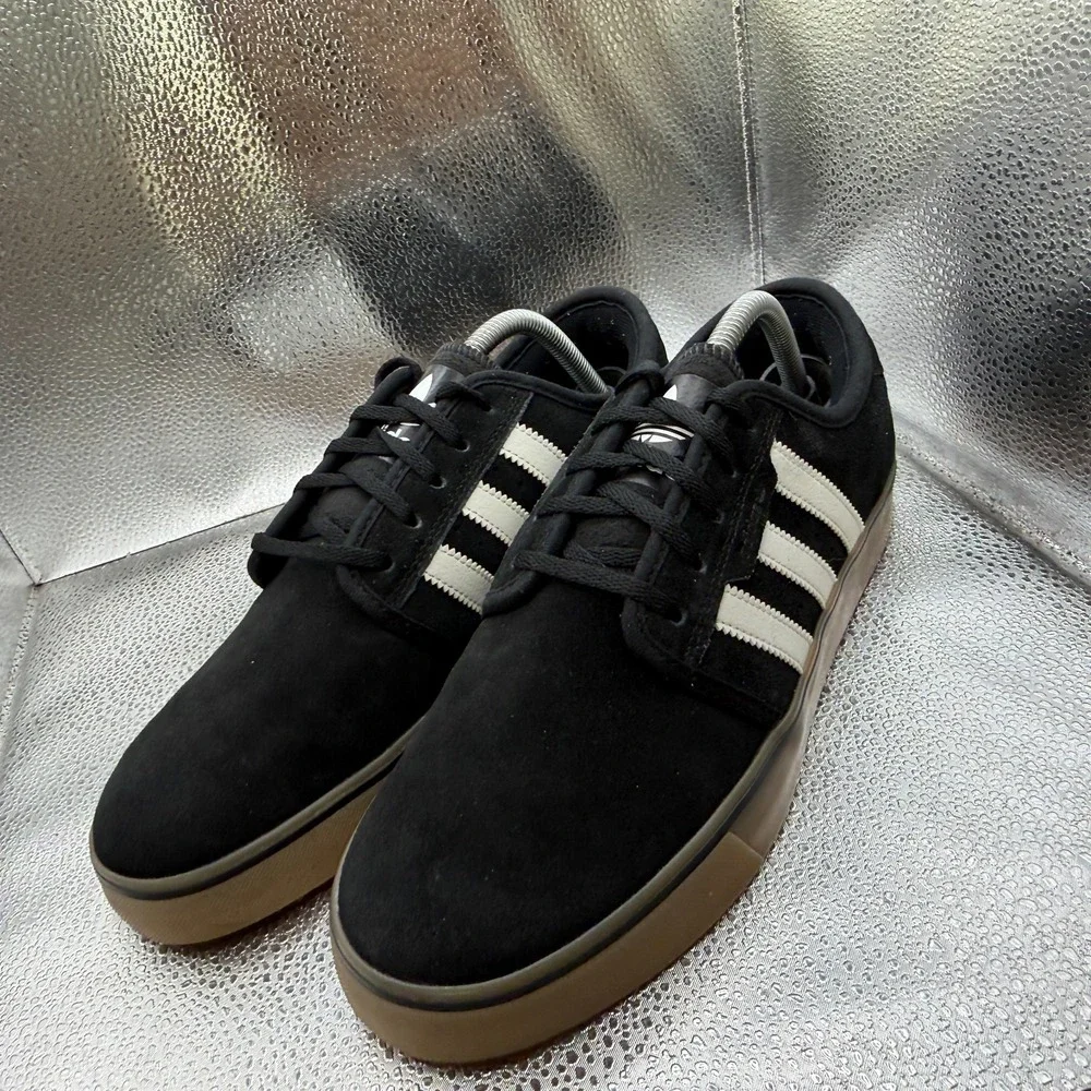 Size 9 Adidas Seeley Black Gum White Mens Lace-Up Athletic Sneakers G65525